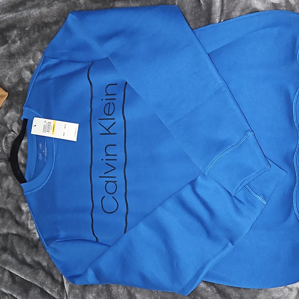 Calvin Klein Sweatshirt.BRAND NEW w/ TAGS,NEVER WORN!!!
